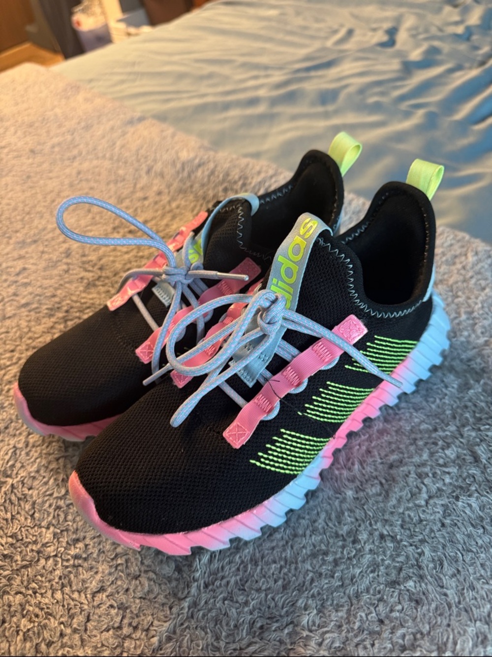 Adidas - Picture 2 of 4